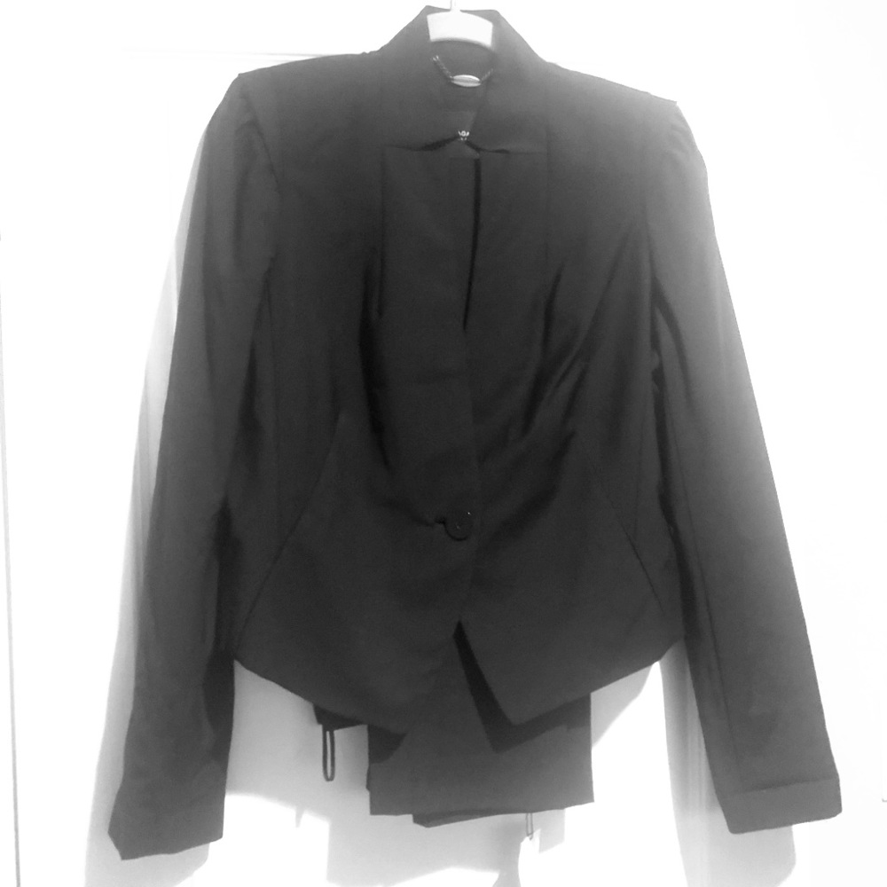 Magaschoni Collection Women’s pantsuit new w/ tags